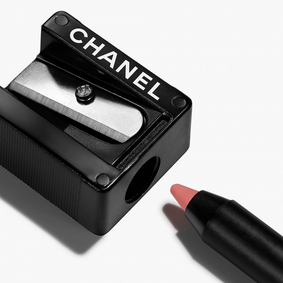 LE CRAYON LÈVRES