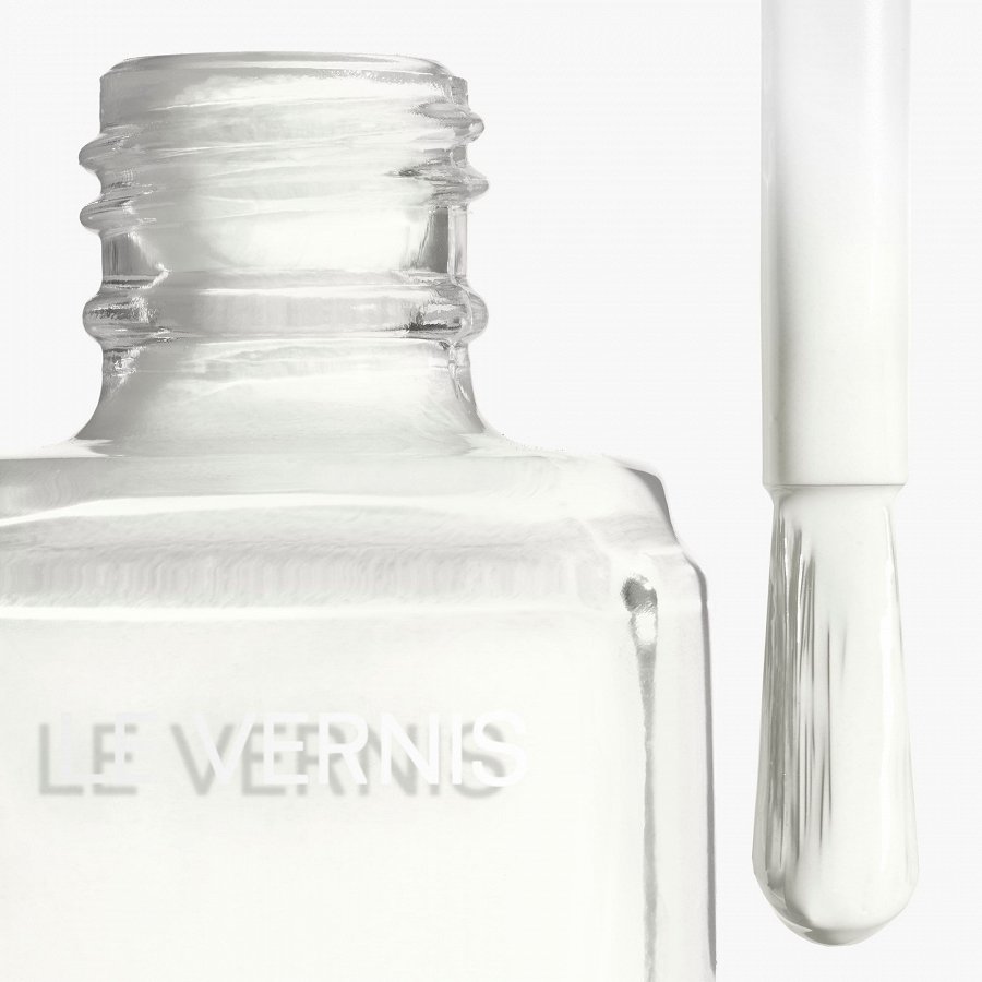 LE VERNIS