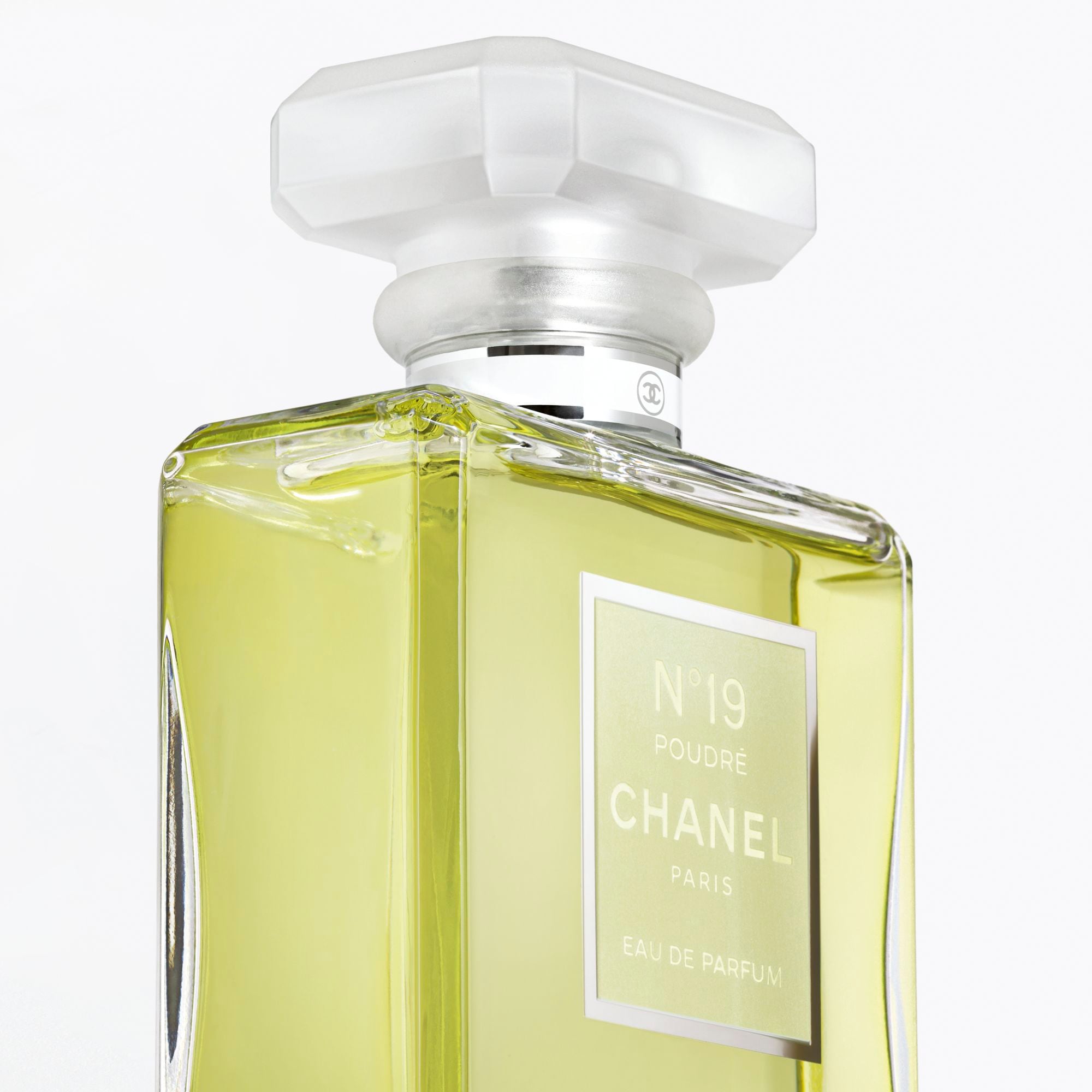 CHANEL N°19 POUDRÉ online la DOUGLAS