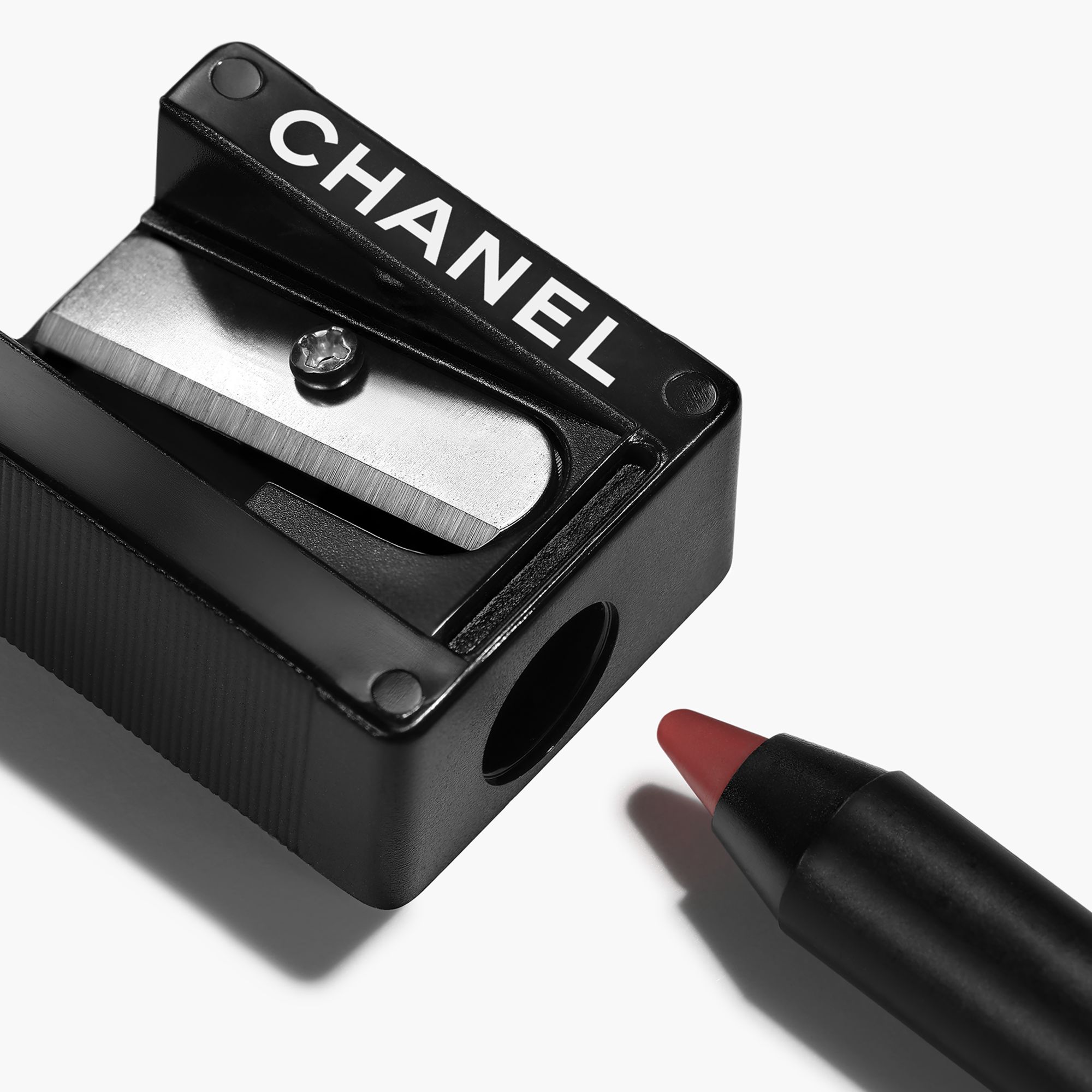 LE CRAYON LÈVRES