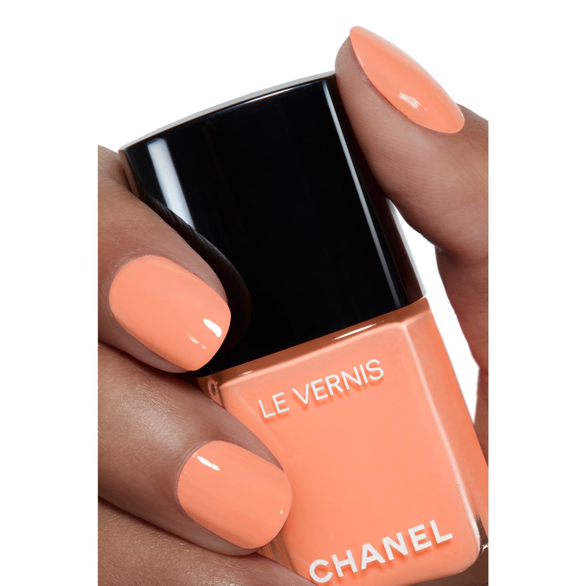 LE VERNIS