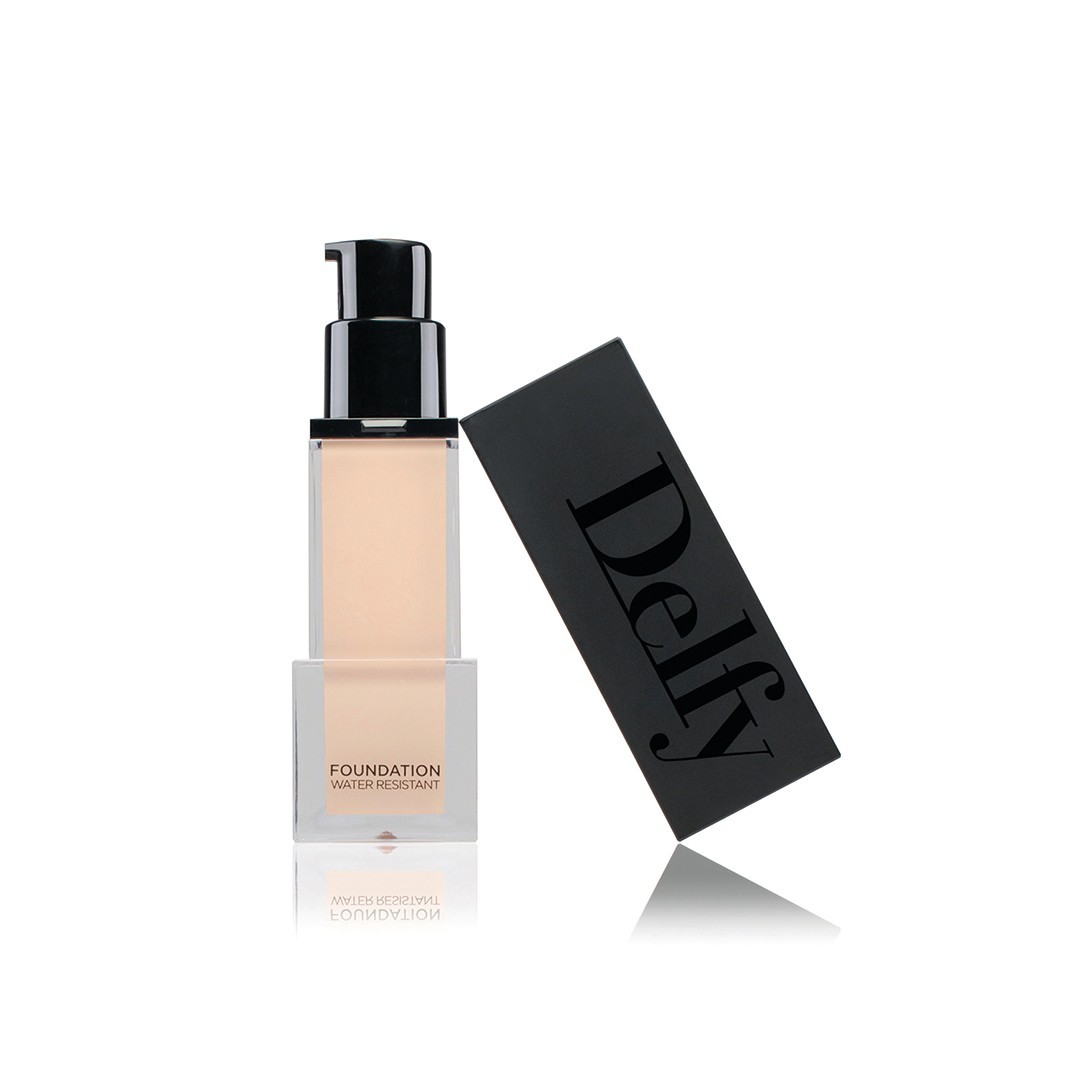 Fond de ten pentru Delfy Cosmetics Water Foundation Beige 10