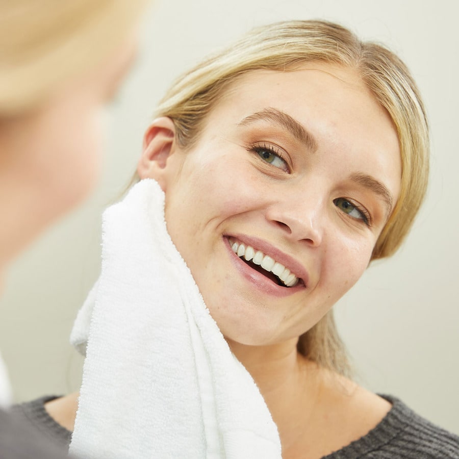 Clean Smart Facial Cleansing Device Blush with Rose Gold Finish