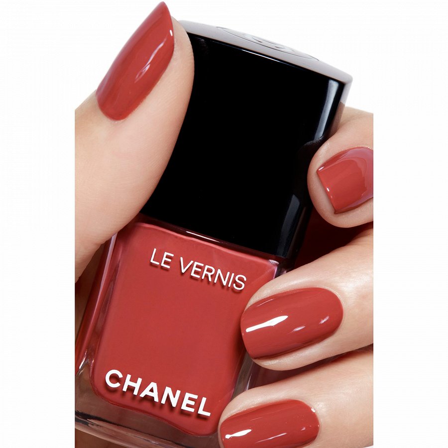 LE VERNIS