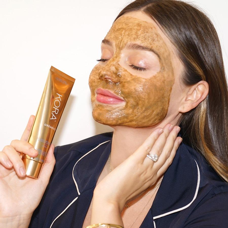 Turmeric Brightening & Exfoliating Mask 2-in-1