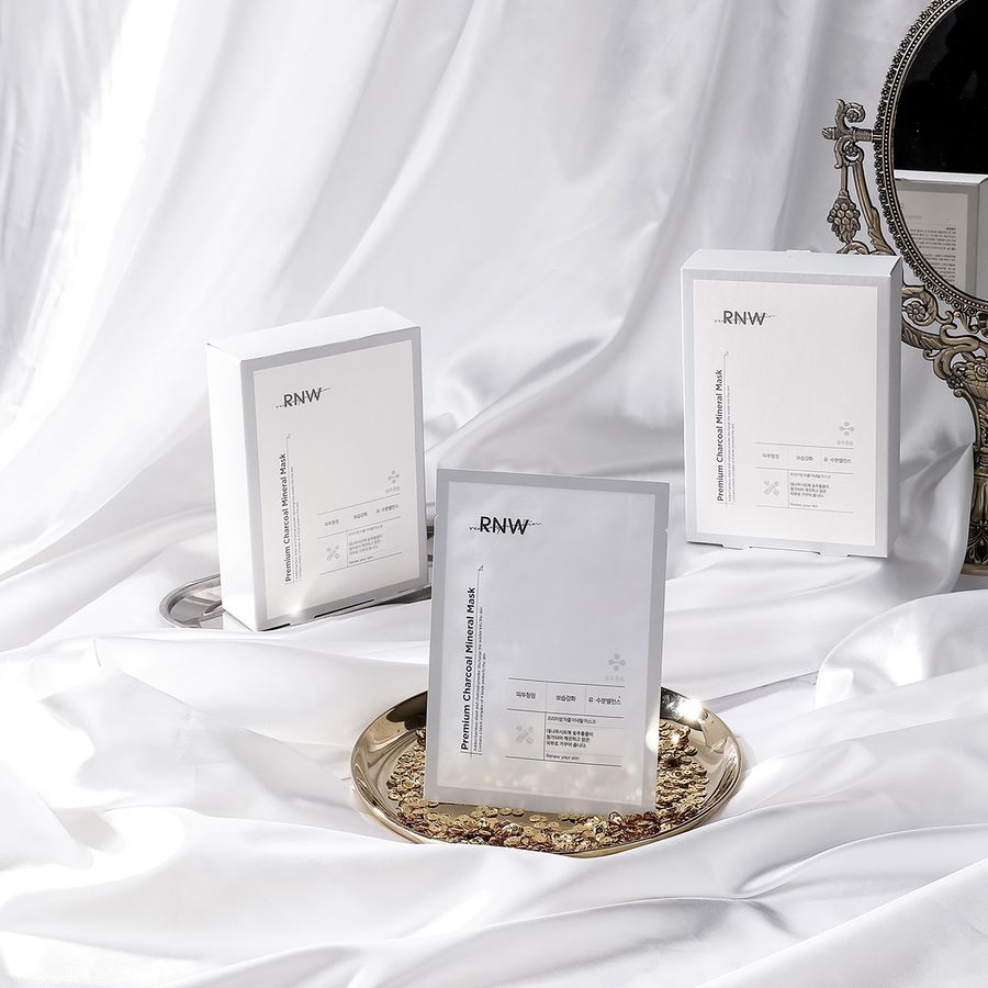 Premium Charcoal Mineral Mask