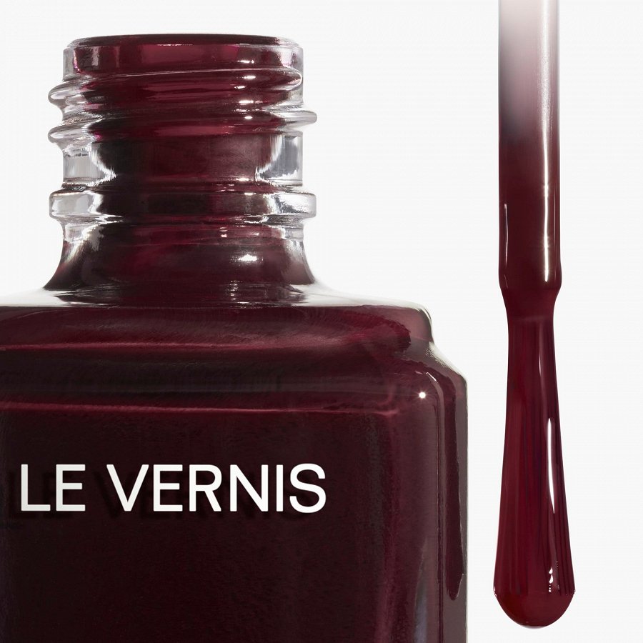 LE VERNIS