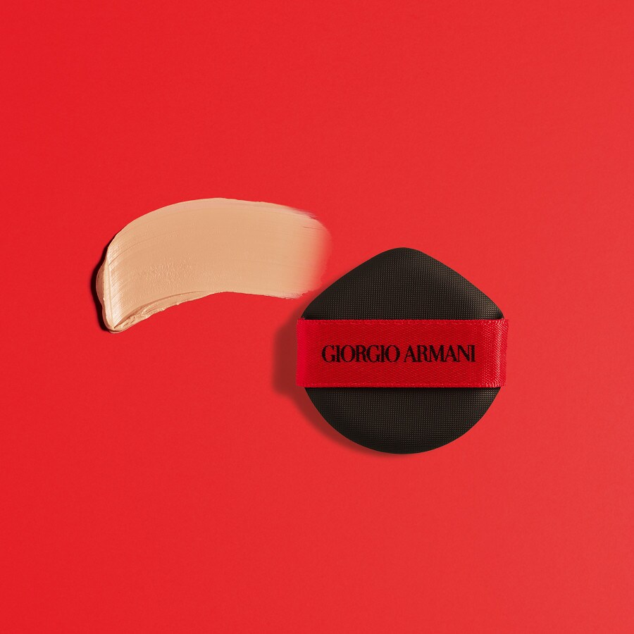 Power Fabric Compact Foundation