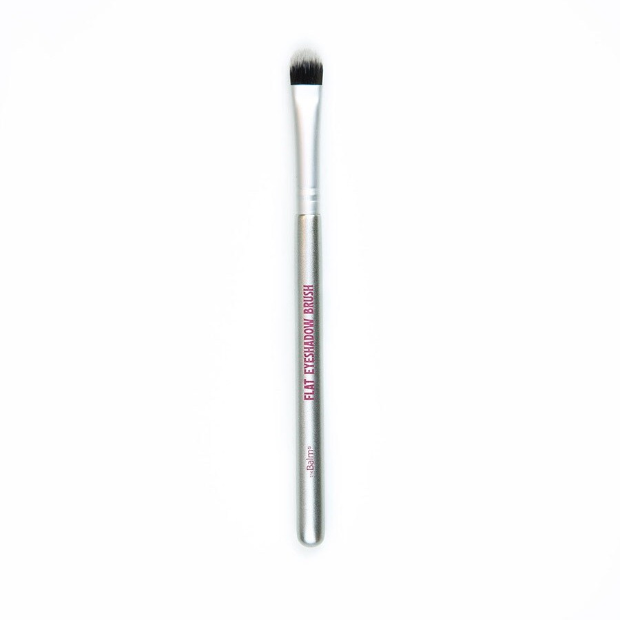 theBalm Flat Eyeshadow Brush online la DOUGLAS
