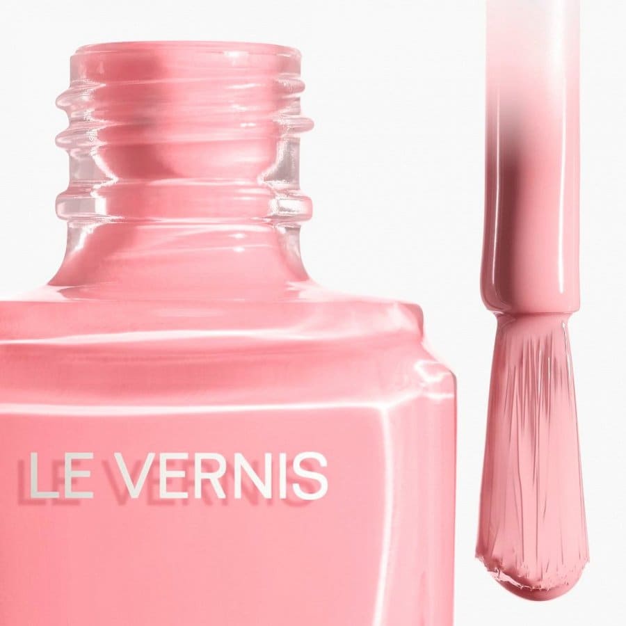 LE VERNIS