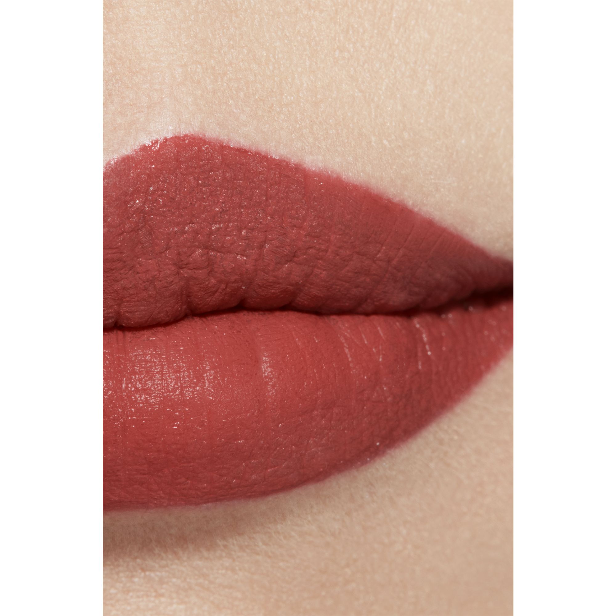 ROUGE ALLURE VELVET