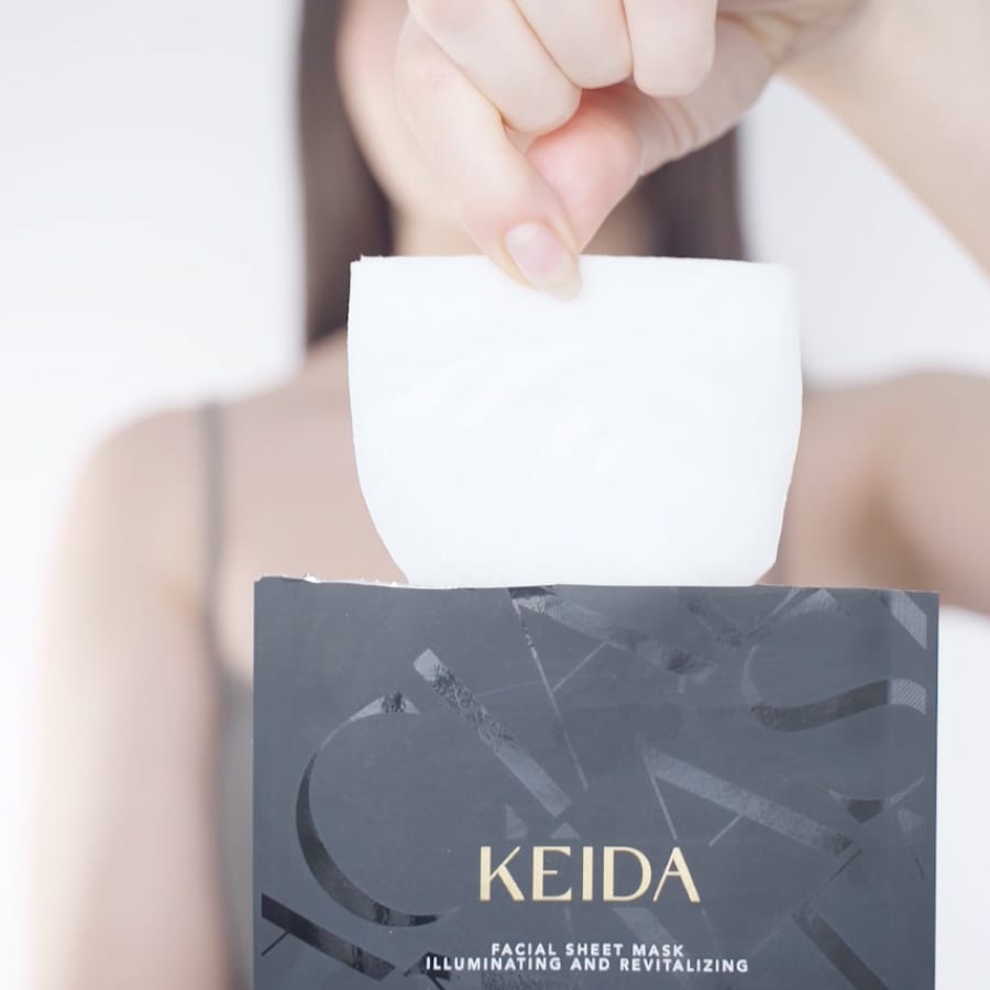 Facial Sheet Mask Illuminating and Revitalizing