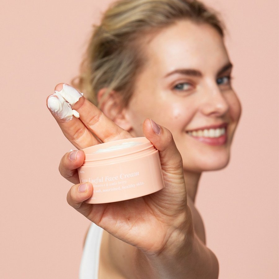 GoTo Very Useful Face Cream online la DOUGLAS