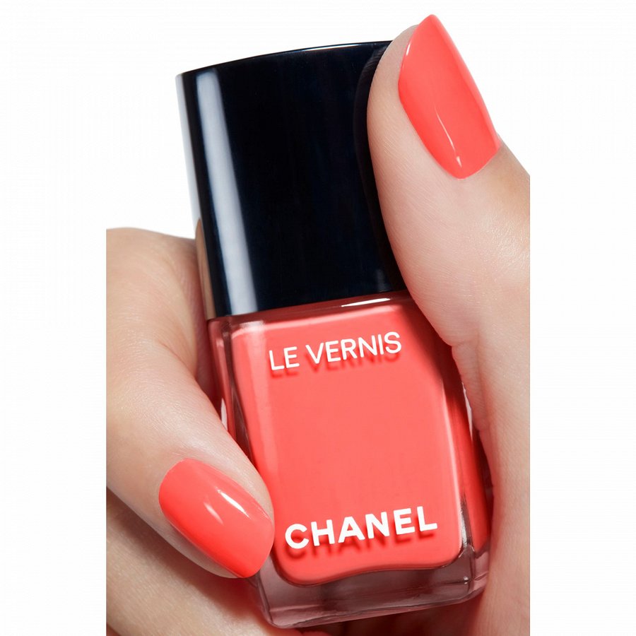 LE VERNIS