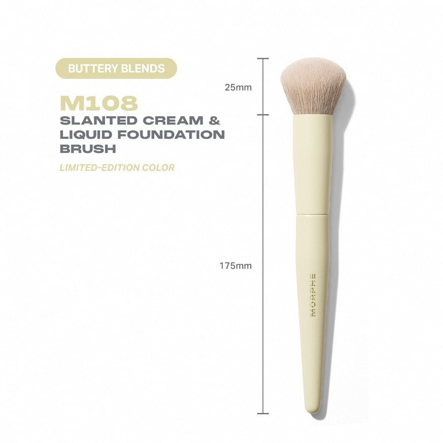 M108 Slanted Foundation Brush