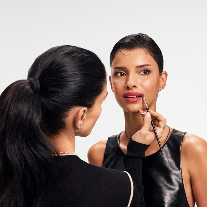 DOUGLAS Make-Up School