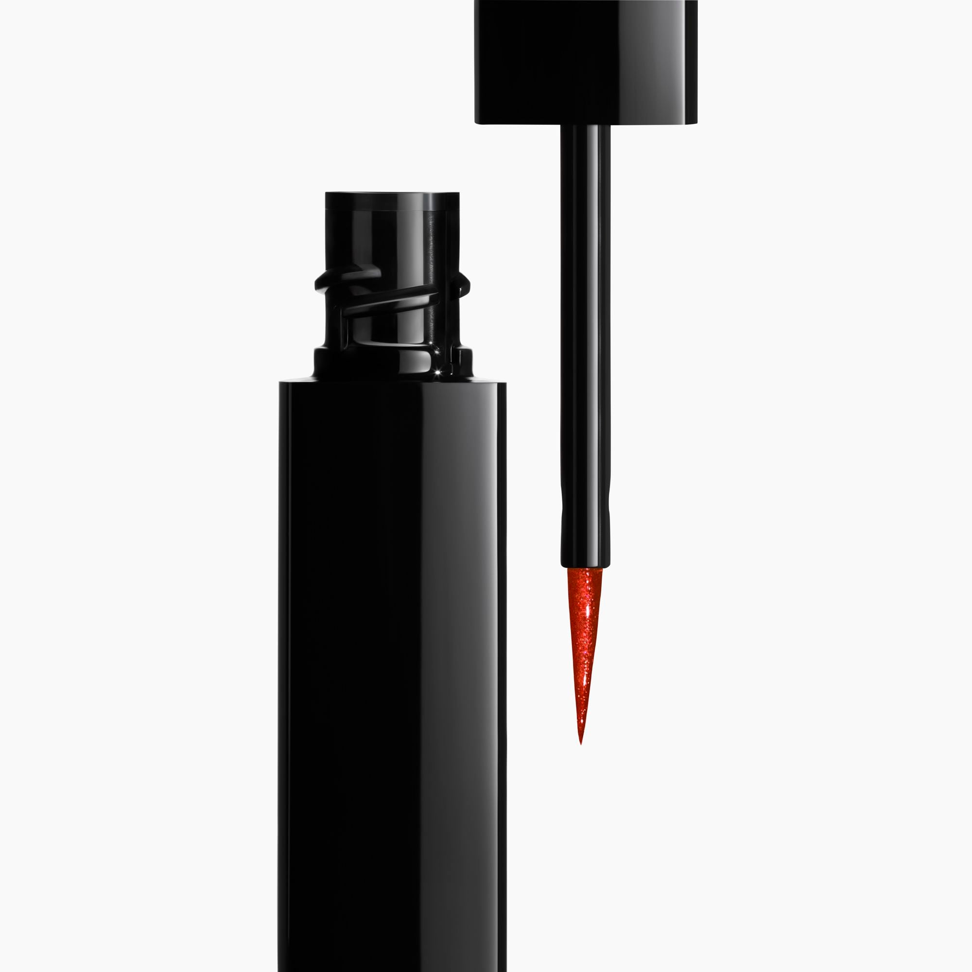 LE LINER DE CHANEL
