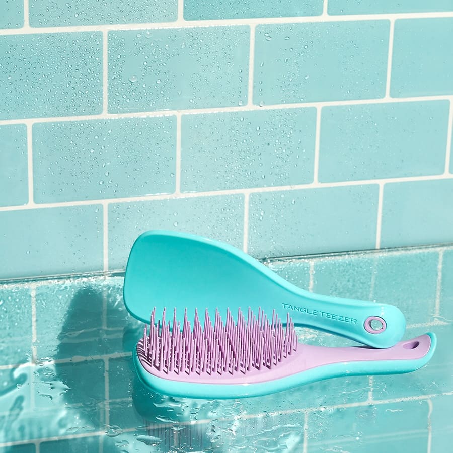 The Wet Detangler Mini Wysteria Leaf