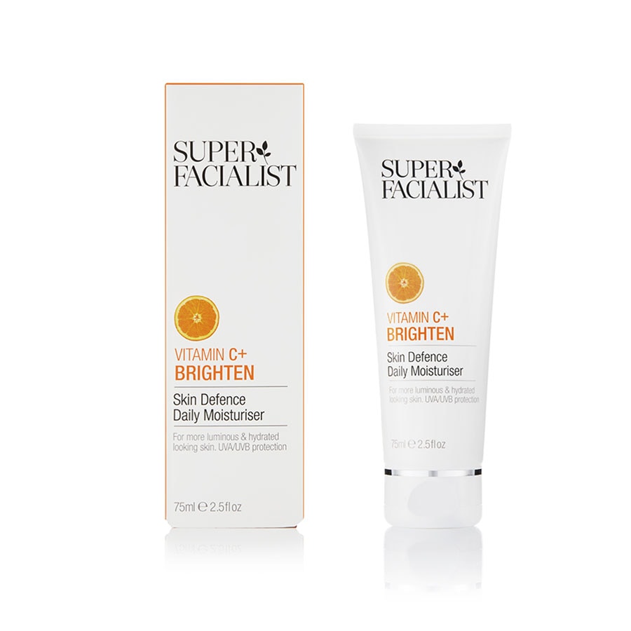 Super Facialist Vitamin C Defence Daily Moisturiser  Crema Fata 75 ml