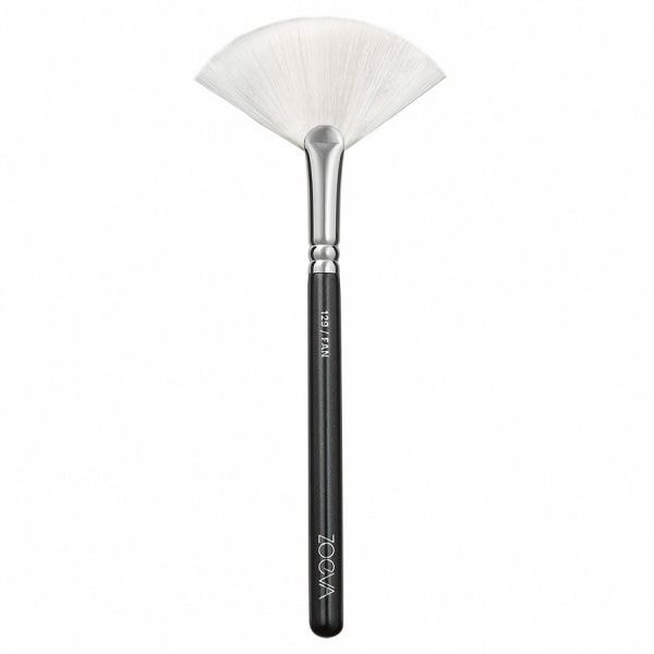 Zoeva 129 Fan Brush  Pensula Iluminator 1 Bucată